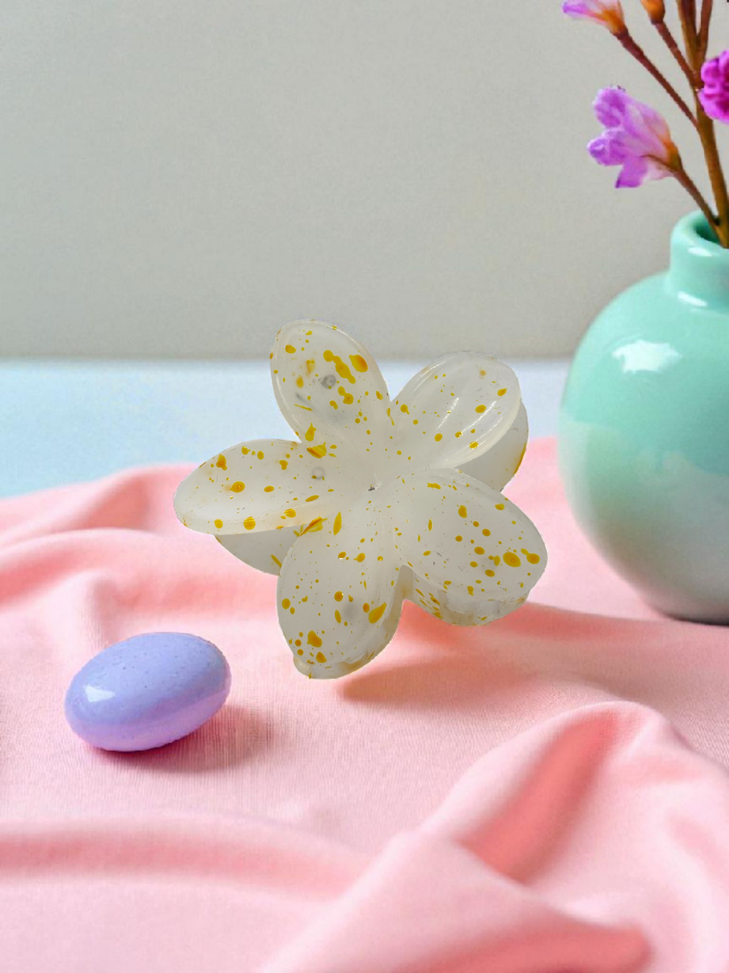 White Yellow Dotted Non-Slip Flower Claw Clip