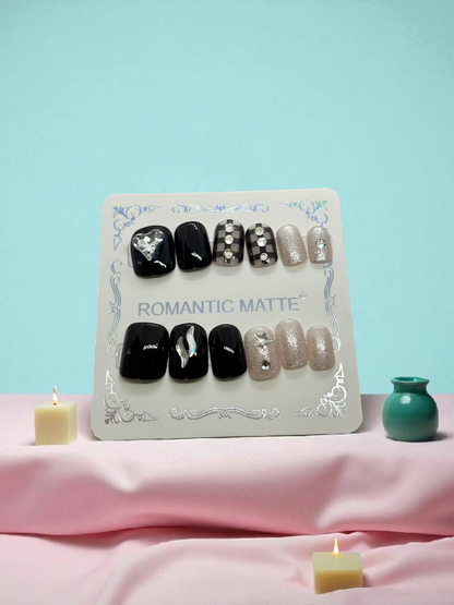 White and Black Artificial Handmade Reusable Press on Nails Kit