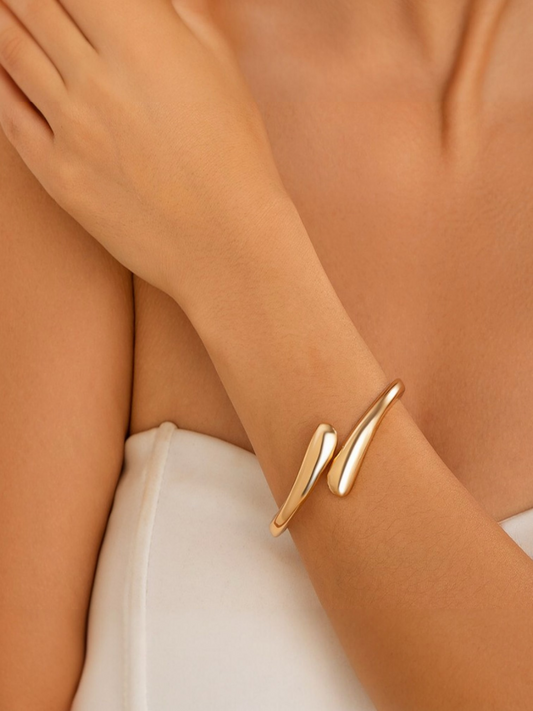 Elegant & Stylish Sleek Modern Anti Tarnished Gold Plated Bracelet