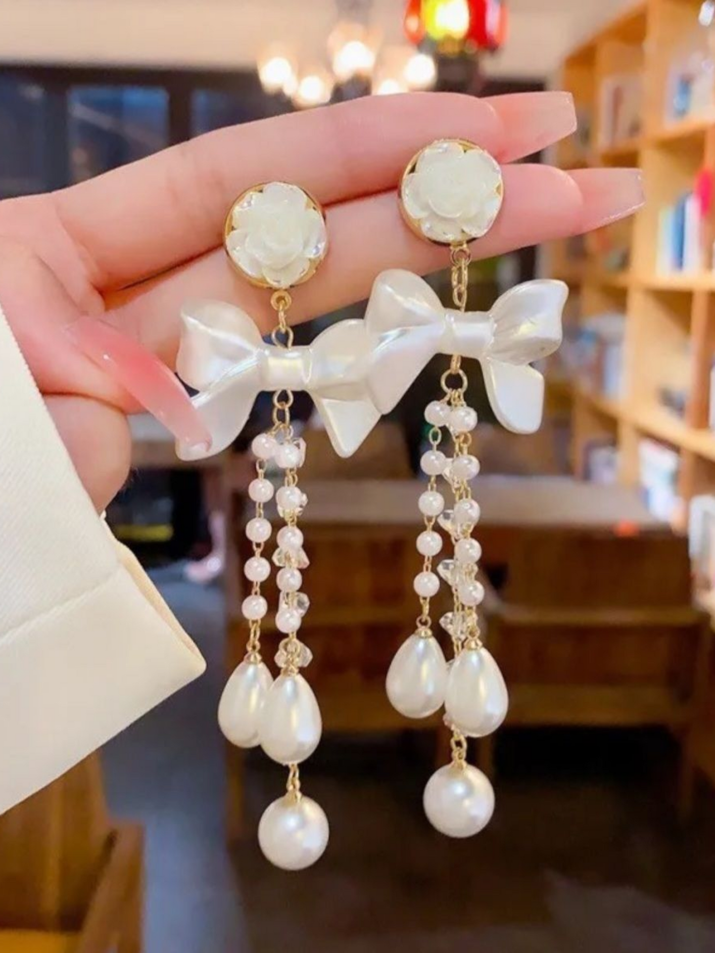 Velvety White Bow And Pearls Flower Stud Korean Tassels