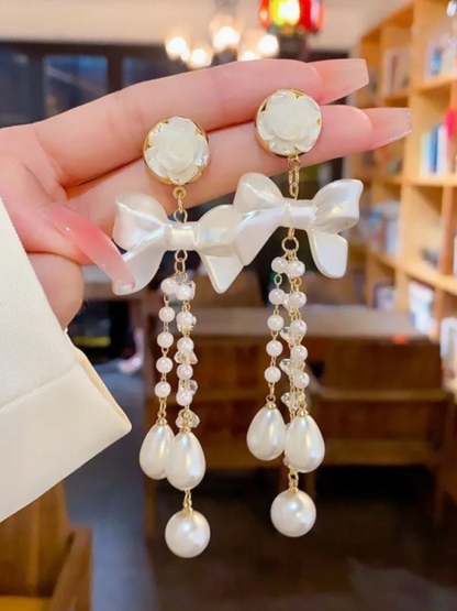 Velvety White Bow And Pearls Flower Stud Korean Tassels