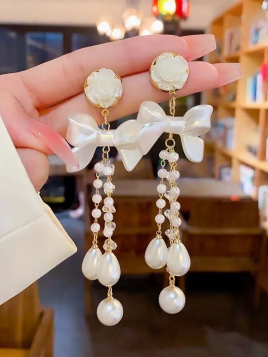 Velvety White Bow And Pearls Flower Stud Korean Tassels