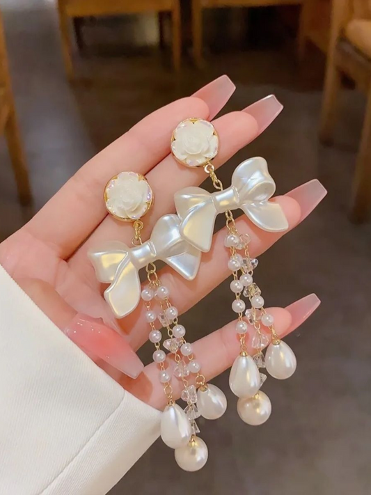 Velvety White Bow And Pearls Flower Stud Korean Tassels