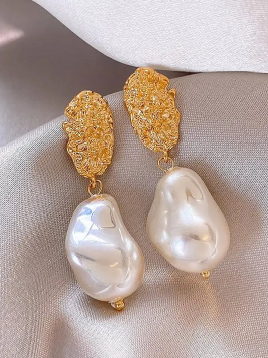 Pearl Hunt Korean Earrings