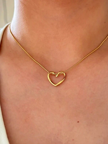 The Love Loop - Anti Tarnished Golden Round Chain Heart Pendant Trending Necklace