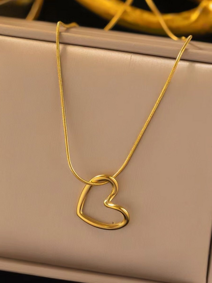The Love Loop - Anti Tarnished Golden Round Chain Heart Pendant Trending Necklace