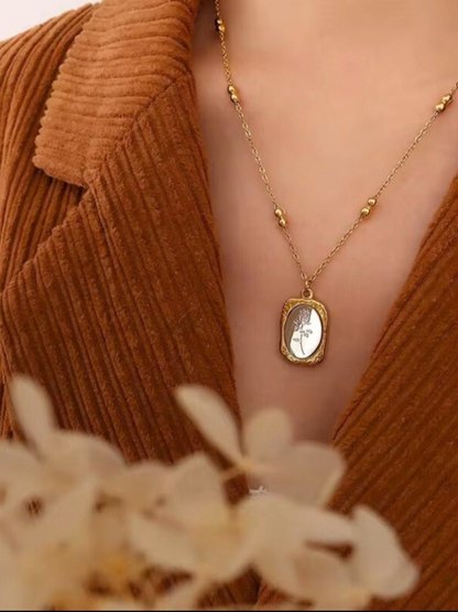Beaded Chain Rose Engraved Heavy Pendant Necklace