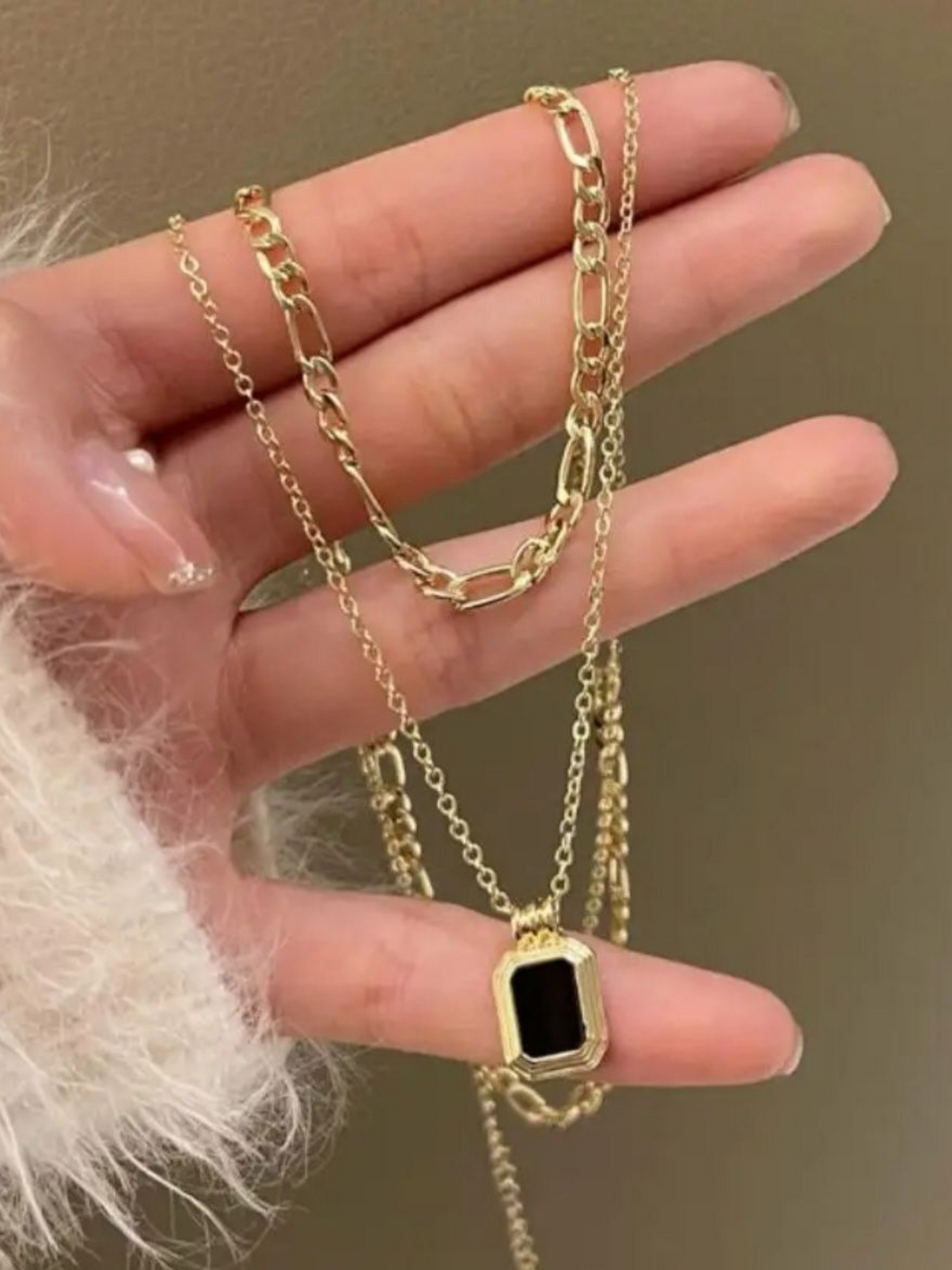 Double Layered Plate Pendant Golden Anti Tarnished Necklace