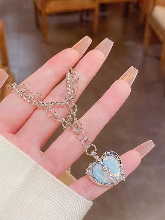 Strong Love Antique Type Anti Tarnished Beautiful Necklace