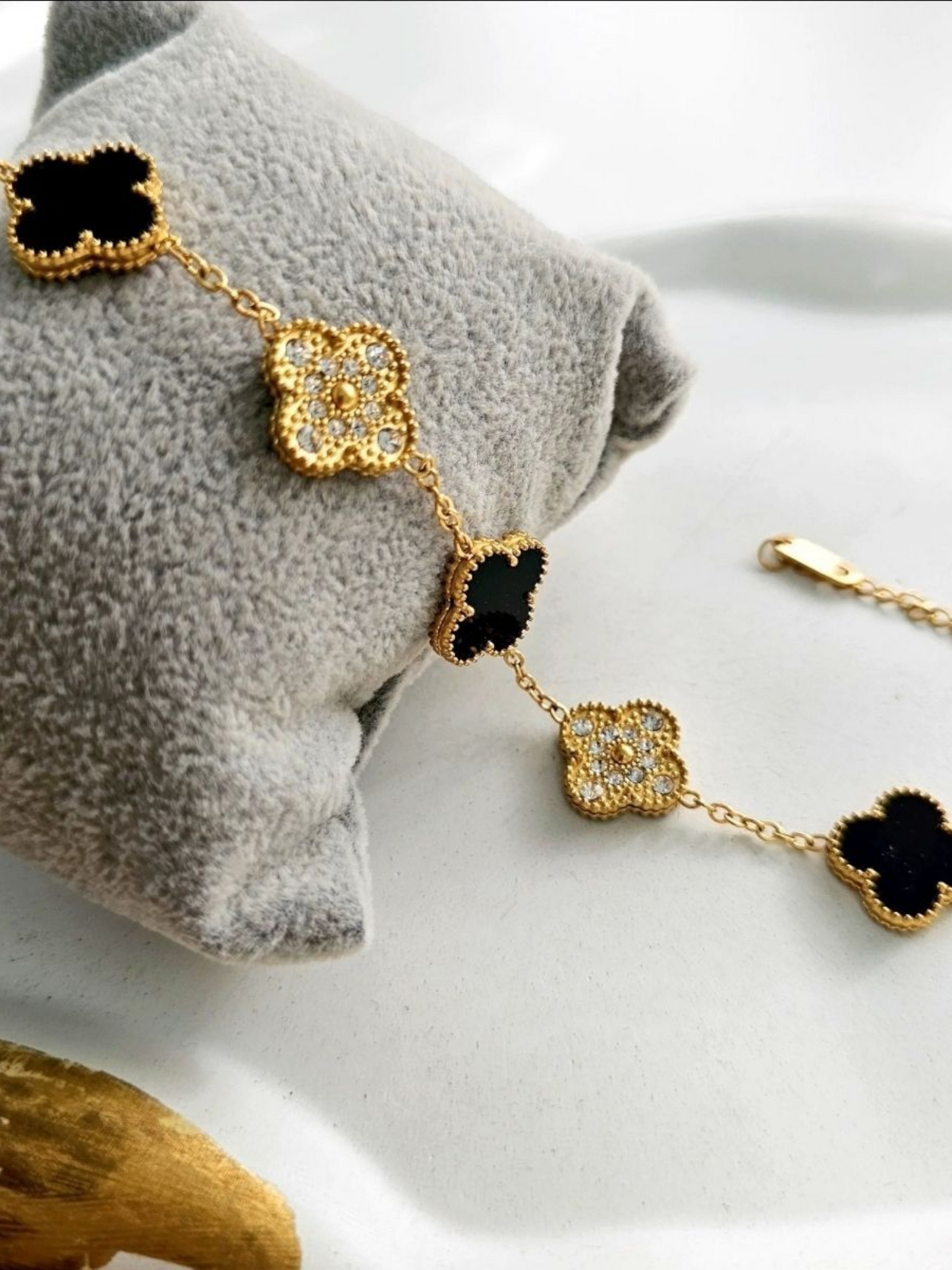 Lucky White And Black Four Leafs Clover Charms Bracelet