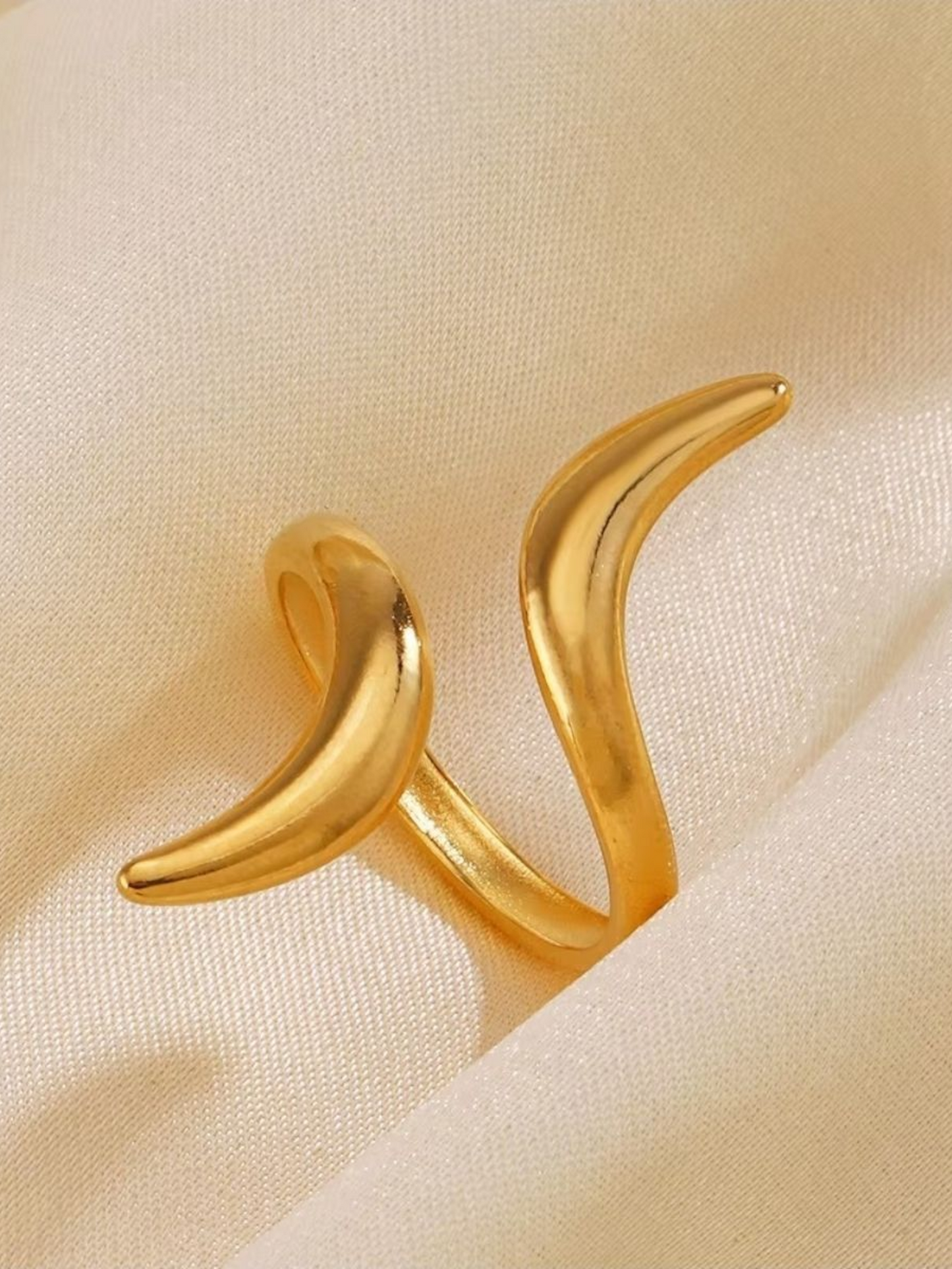 Serpentine Style Anti Tarnished Gold Plated Adjustable Finger Ring