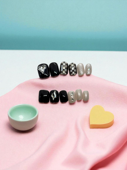 White and Black Artificial Handmade Reusable Press on Nails Kit