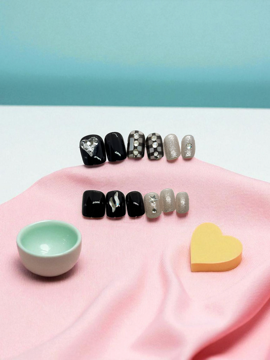 White and Black Artificial Handmade Reusable Press on Nails Kit