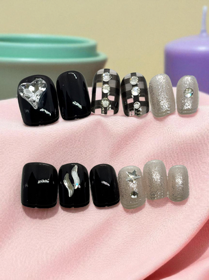 White and Black Artificial Handmade Reusable Press on Nails Kit