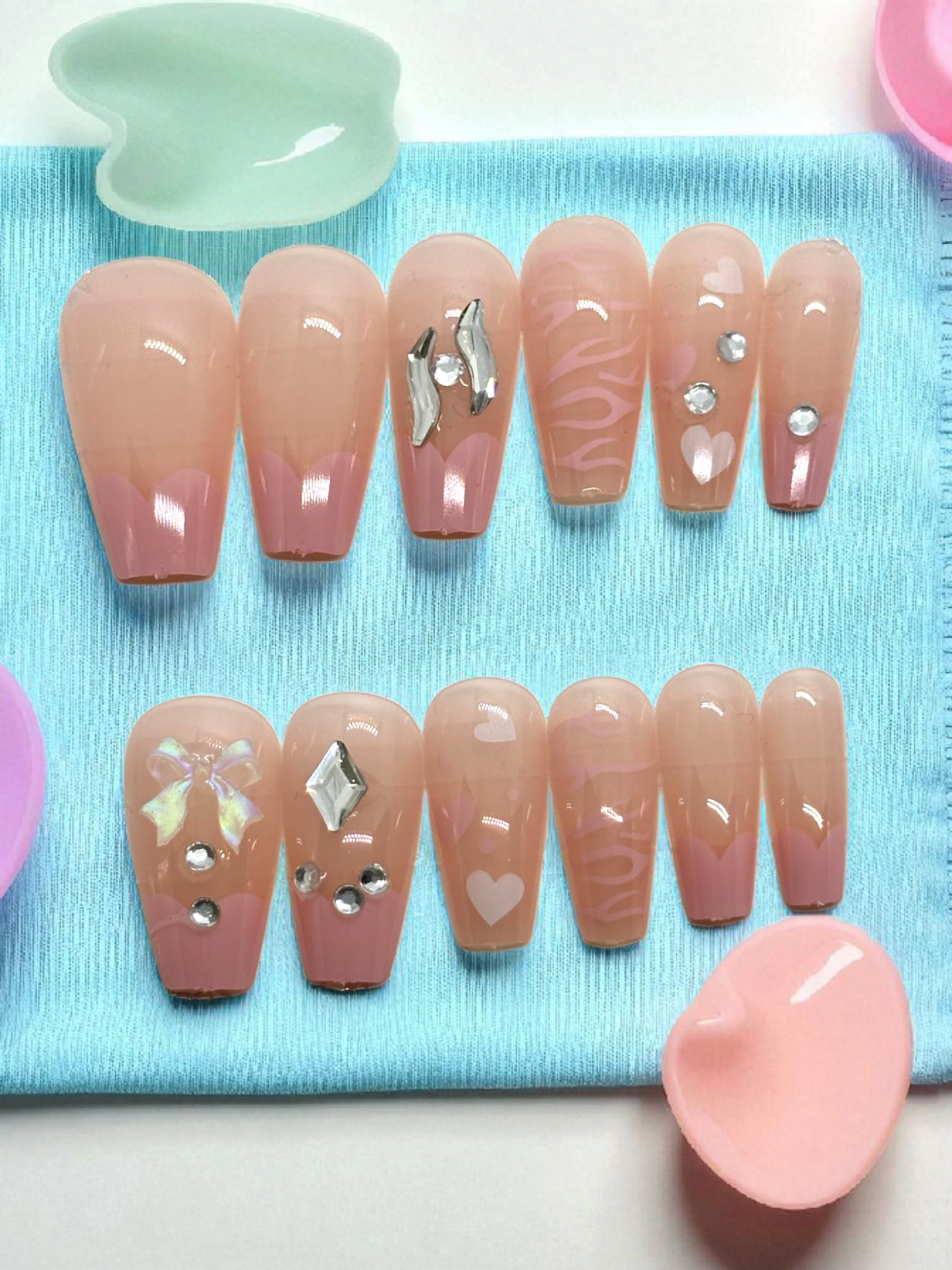 Peach Artificial Handmade Reusable Press on Nails Kit