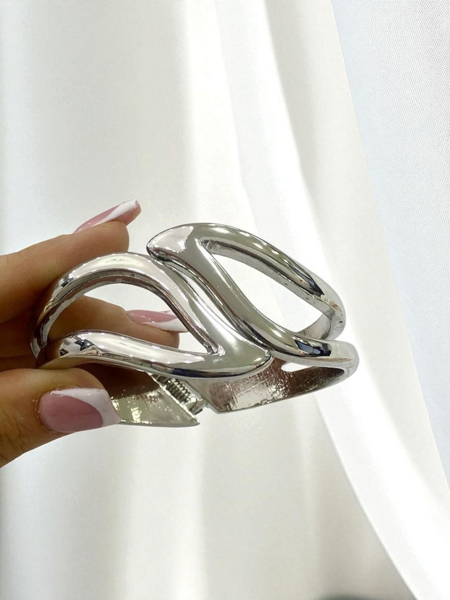 Modern Style Simple & Elegant Anti Tarnished Bracelet