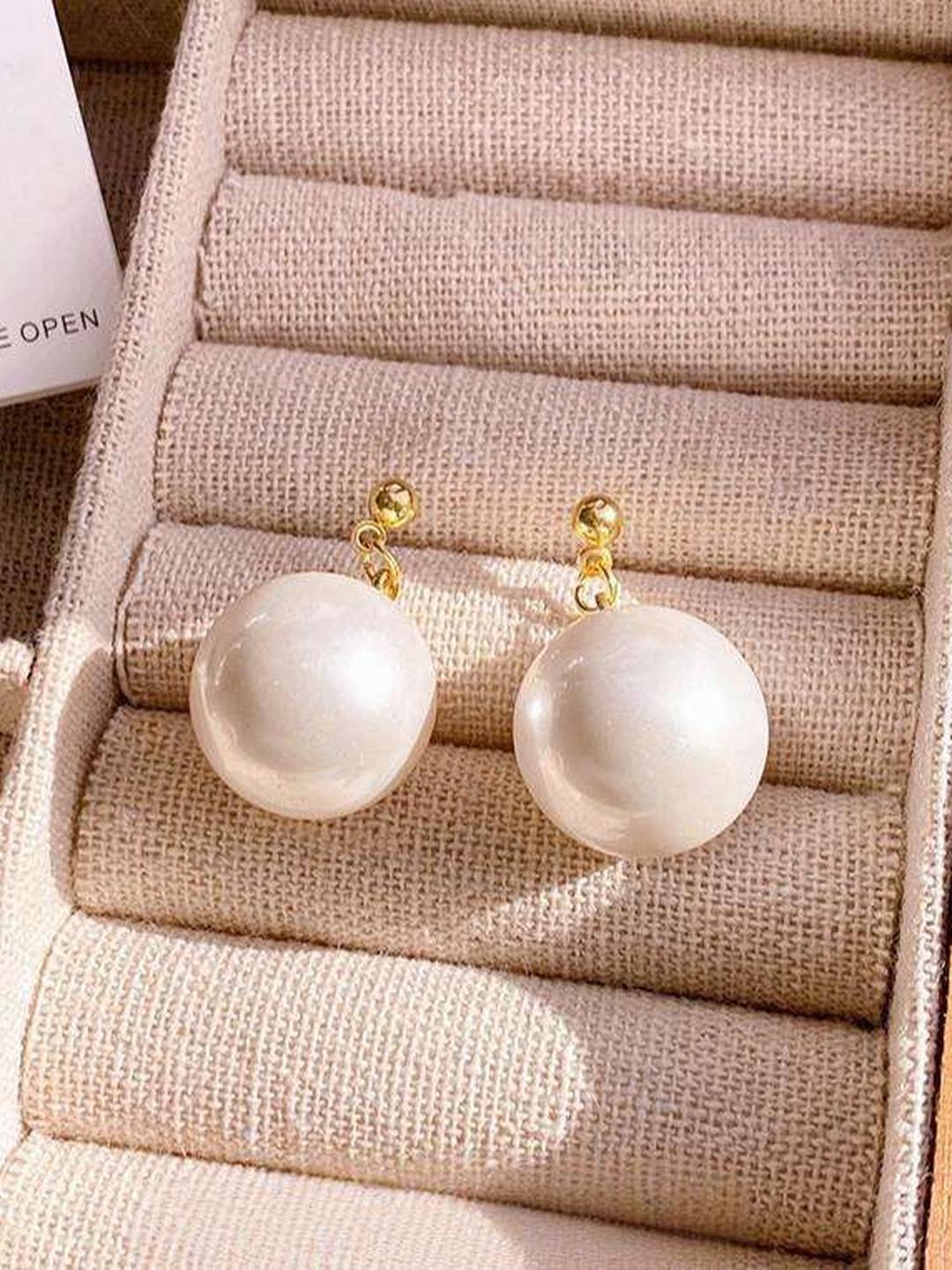 pearl baubles