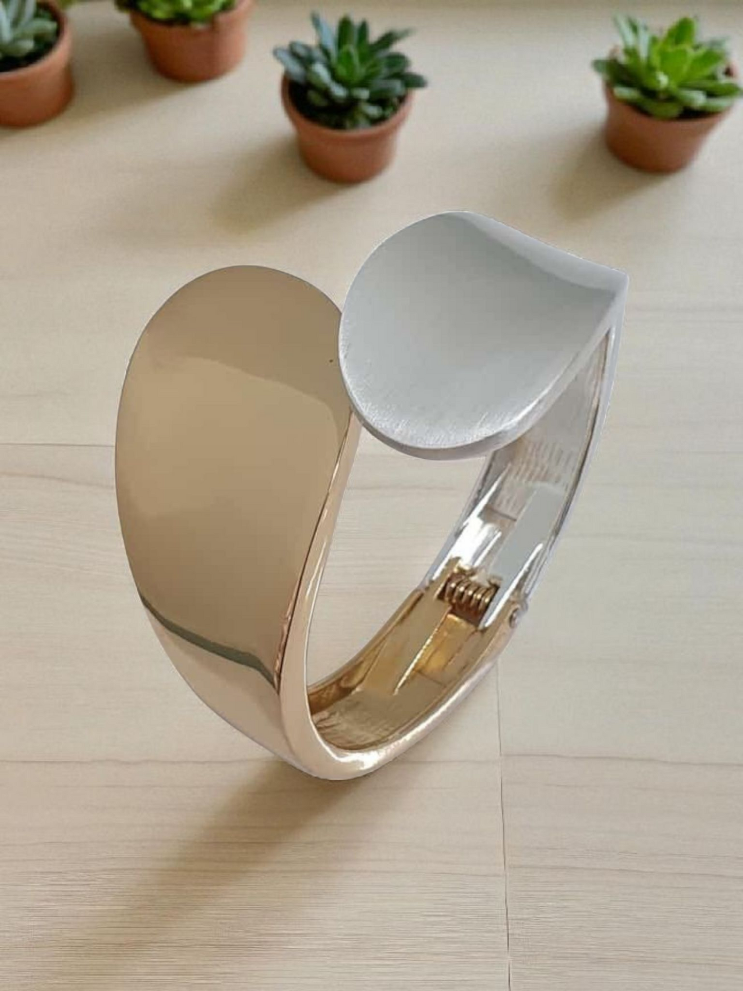Dual Toned Curvy Anti Tarnished Bracelet