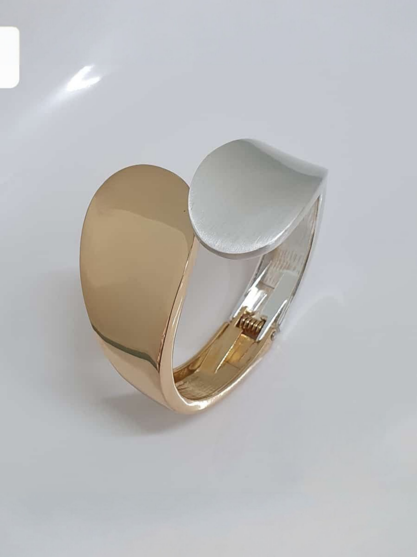 Dual Toned Curvy Anti Tarnished Bracelet