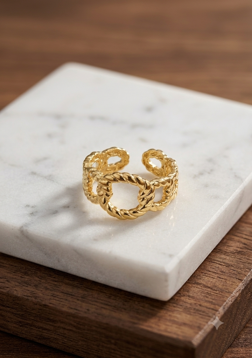 Evara Rope Ring