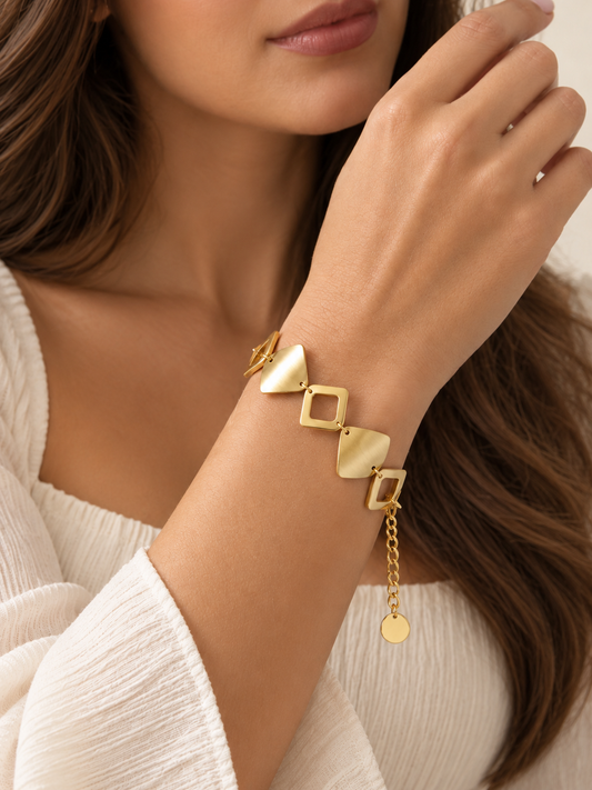 The Linea - Matt Finish 18K Gold Plated Kite Link Anti Tarnish Bracelet