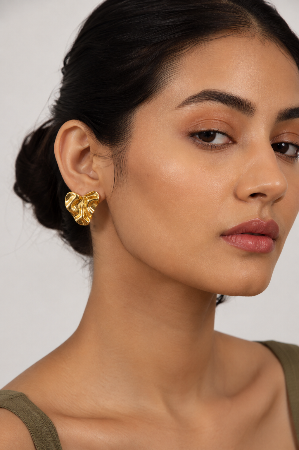 Élan Sculpted Heart Earrings