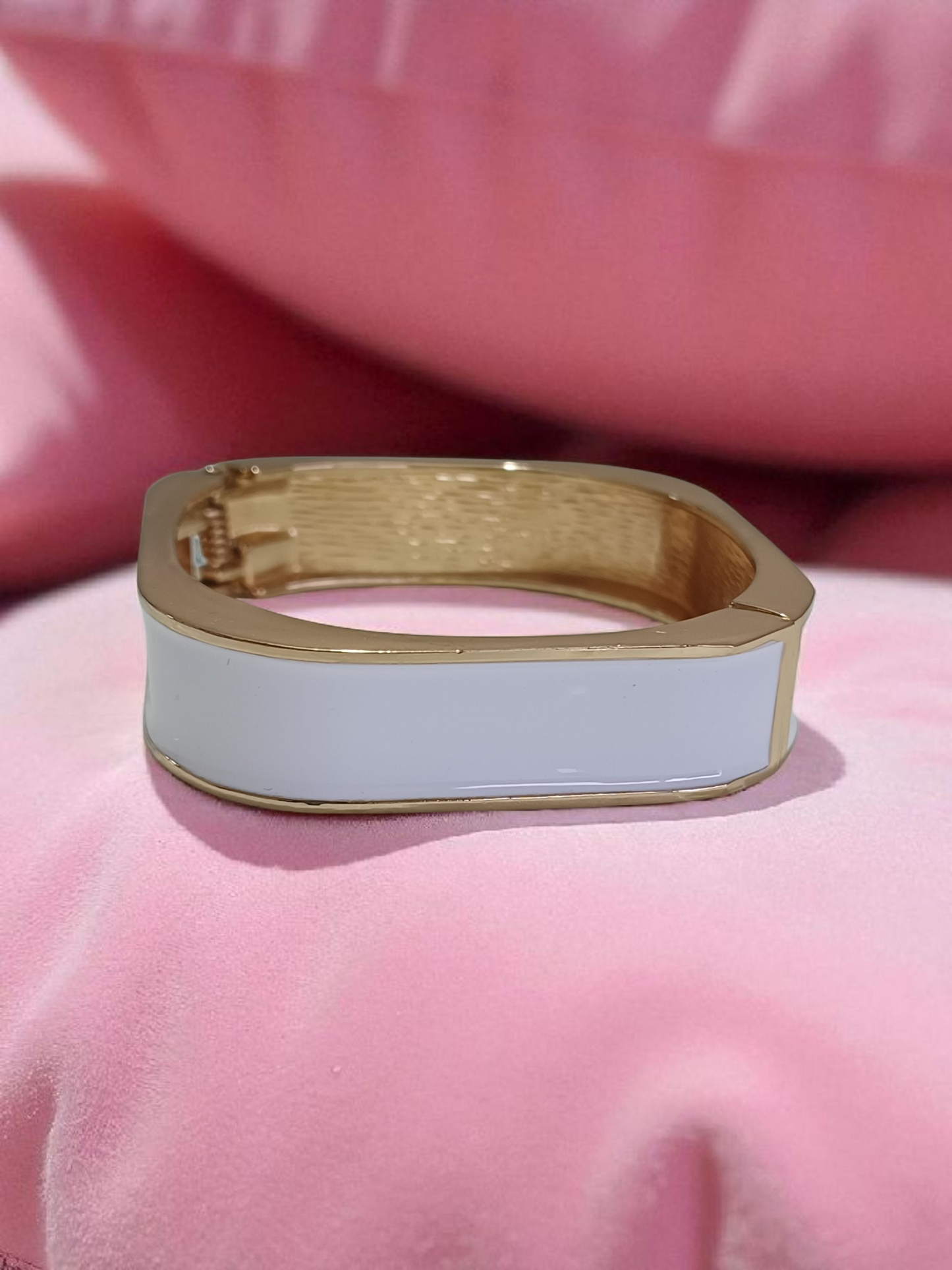 Classy Elegant Statement Style White Enamel Anti Tarnished Gold Plated Bracelet