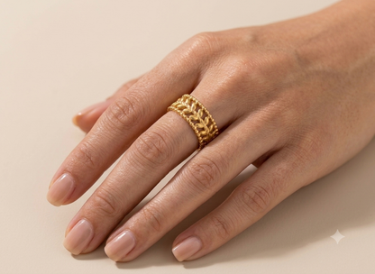 Aura Vine Ring