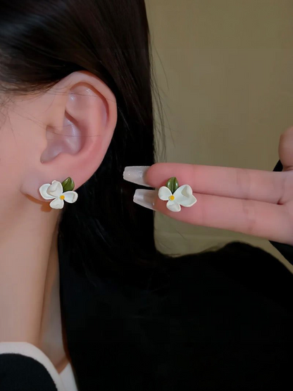 Daisy Dainty - Flower Stud Korean Eardrops