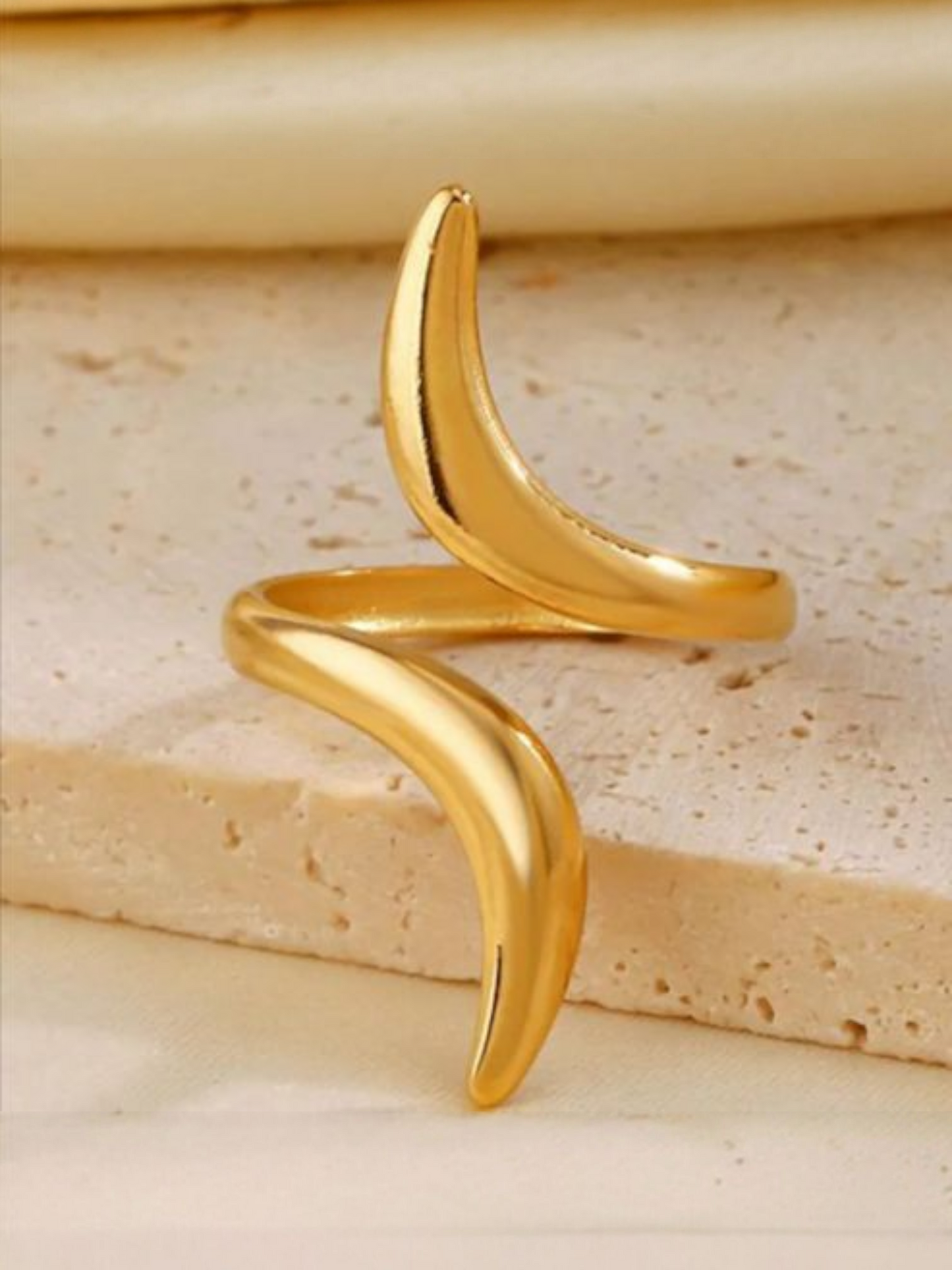 Serpentine Style Anti Tarnished Gold Plated Adjustable Finger Ring