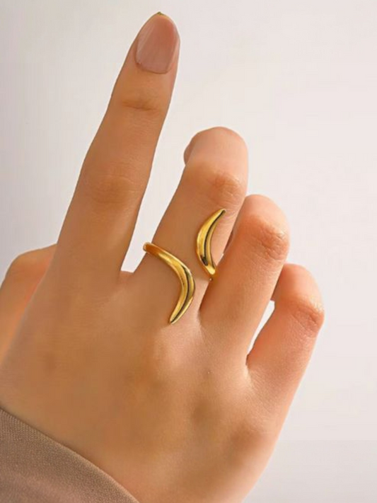 Serpentine Style Anti Tarnished Gold Plated Adjustable Finger Ring