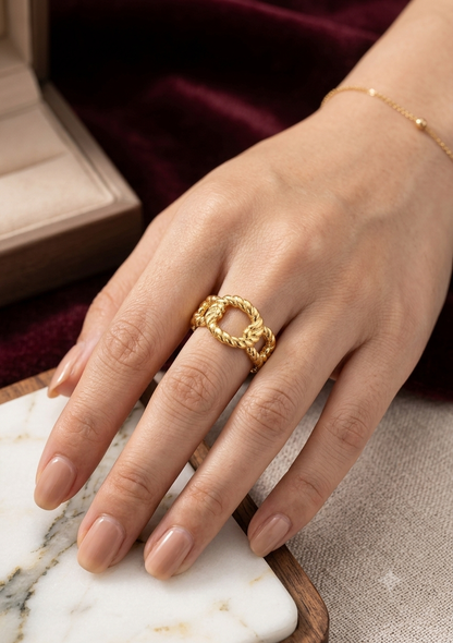 Evara Rope Ring