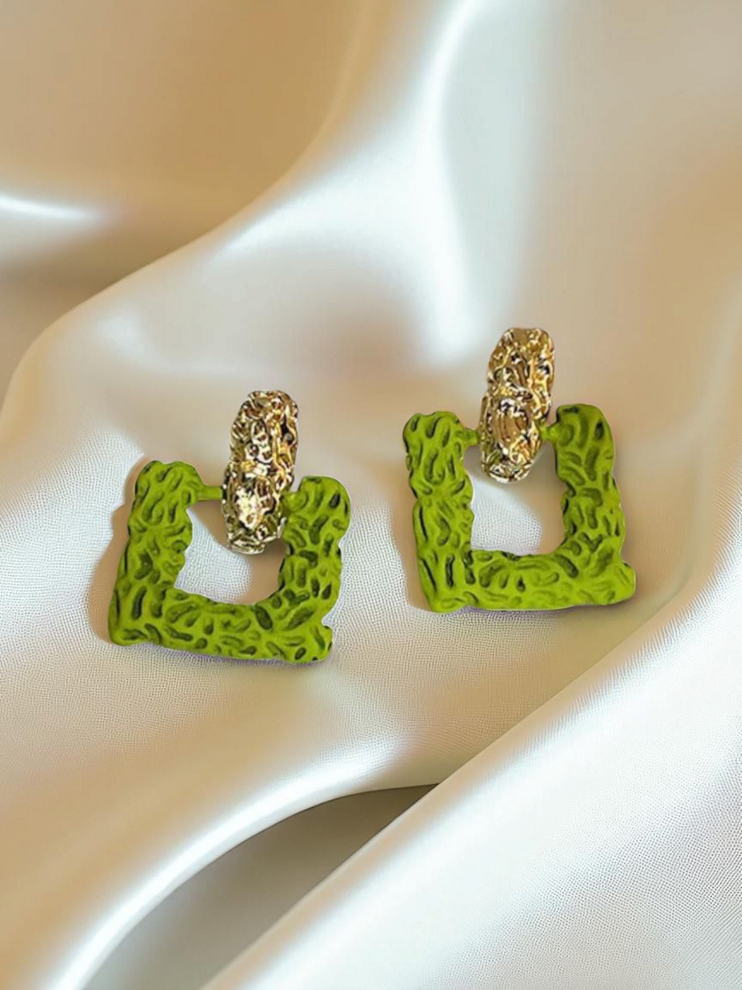 Mellow Moss - Parrot Green & Gold Hoop Fibre Korean Earrings